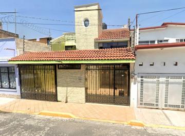 Casa de 4 habitaciones, Gustavo A. Madero · Casa en Lindavista de Remate Bancario con Cuatro Habitaciones.