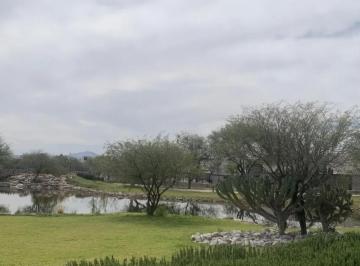 Terreno / Lote · 304m² · Terreno en Fraccionamiento El Campanario
