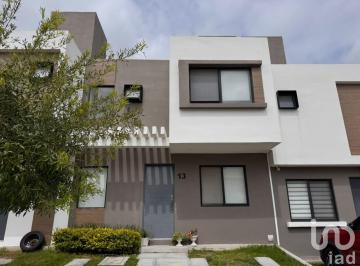 Casa · 97m² · 3 Recámaras · 2 Estacionamientos · Venta de Casa en Zakia, El Marques Queretaro