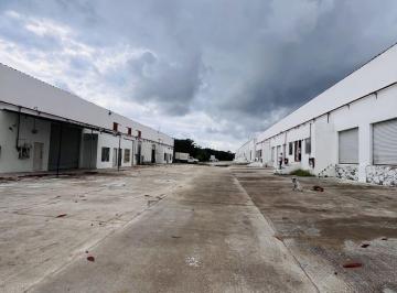 Bodega comercial · 600m² · 6 Estacionamientos · Bodega en Renta en Cancún 600 m²