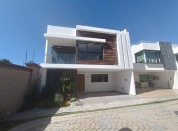 Casa en condominio · 351m² · 4 Recámaras · 2 Estacionamientos · Venta de Casa Nueva en Fraccionamiento Lomas de Angelopolis III, Puebla