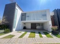 Casa en condominio · 332m² · 3 Recámaras · 2 Estacionamientos · Venta de Casa en Fraccionamiento Lomas de Angelopolis III, Puebla