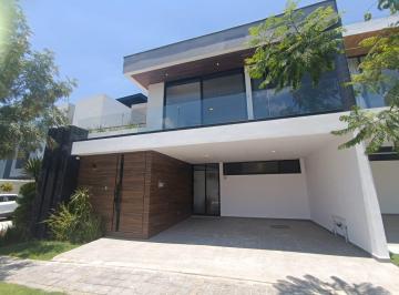 Casa en condominio · 220m² · 4 Recámaras · Casa en Venta en Fraccionamiento en Zona Cholula La Recta, Puebla México