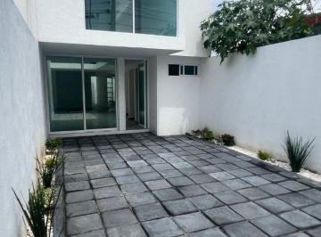 Casa · 140m² · 3 Recámaras · 2 Estacionamientos · Casa Sola en Bosques de Cuernavaca Cuernavaca - Maz - 2413 - Cs