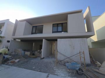 Casa · 310m² · 4 Recámaras · 2 Estacionamientos · Casa en Venta con Alberca en Las Olas Riviera Veracruzana Alvarado Veracruz