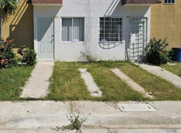 Departamento de 2 habitaciones, Acapulco de Juárez · Fracc. Real del Palmar Casa de 2 Niveles 2 Recamaras 1.5 Baños con Estacionamiento Sin Alberca