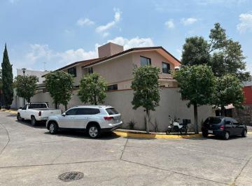 Casa · 353m² · 3 Recámaras · 2 Estacionamientos · Casa Remodelada en Venta en La Herradura