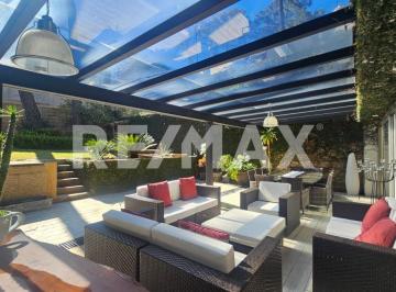 Casa · 240m² · 4 Recámaras · 2 Estacionamientos · Casa en Renta - (4)