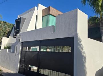 Casa en condominio · 350m² · 3 Recámaras · 2 Estacionamientos · Casa Amueblada en Renta en Coto Villas del Mediterráneo Al Sur de Aguascalientes.