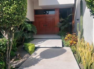 Casa de 4 habitaciones, Zapopan · Casa en Venta en Ciudad del Sol