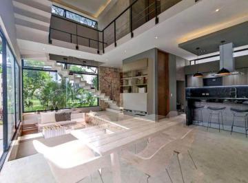 Casa · 220m² · 3 Recámaras · Casa Arbolada