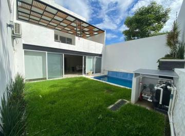 Casa · 4 Recámaras · 2 Estacionamientos · Casa - Burgos