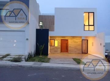 Casa · 189m² · 3 Recámaras · 2 Estacionamientos · Casa en Venta en Calle Félix Morgan Frac. Lomas de La Rioja