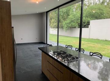 Casa de 3 habitaciones, Santiago · Casa en Venta, Balcones del Cercado, Santiago Nuevo León.