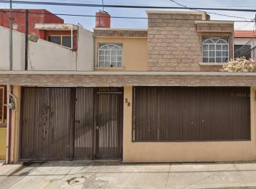 Casa de 1 habitación, Ecatepec de Morelos · Bonita Casa en Una Exelente Ubicacion Cerca de Escuelas Parques y Hospitales