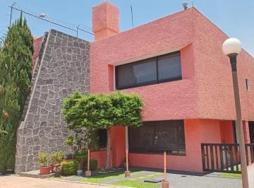 Casa · 700m² · 4 Recámaras · 4 Estacionamientos · Hermosa Casa Condominio Horizontal. Precio de Oportunidad. San Jerónimo Aculco. Excelente Ubicación