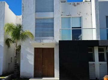 Casa en condominio de 4 habitaciones, Querétaro · Casa en Renta en Privada del Refugio
