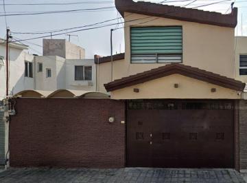 Casa de 3 habitaciones, Puebla · Casa en Venta en Los Hereos de Puebla, Puebla.