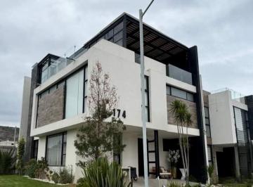 Casa de 4 habitaciones, Pachuca · Hermosa Casa en Venta en El Fraccionamiento Monte Olimpo, Pachuca, Hgo.