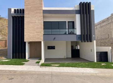 Casa · 295m² · 3 Recámaras · 2 Estacionamientos · Punta Tiburón, Estrena Casa en Venta con Alberca y 3 Recámaras
