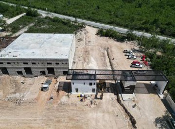 Bodega comercial · 383m² · 4 Estacionamientos · Venta Bodega Dentro de Parque Industrial en Cancun