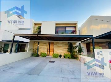 Casa · 263m² · 3 Recámaras · 2 Estacionamientos · Casa - Fraccionamiento Altos Juriquilla