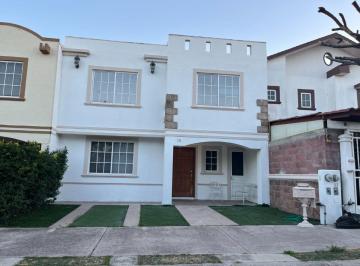 Casa de 3 habitaciones, León · 4 Casa en Venta Plaza City Center Su Acceso a 100 Mtrs, Ubicación Privilegiada