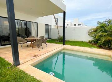 Casa de 3 habitaciones, Conkal · Casa de 3 Recamaras y Alberca en Privada Residencial en Conkal, Mérida