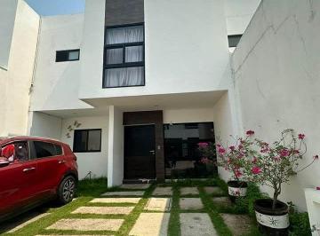 Casa · 178m² · 3 Recámaras · 2 Estacionamientos · Casa en Renta Kedros