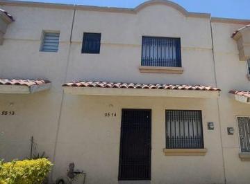 Casa · 78m² · 3 Recámaras · 2 Estacionamientos · Casa en Renta en Alta California
