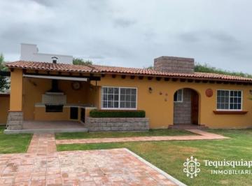 Casa de 5 habitaciones, Tequisquiapan · Casa en Venta en Fraccionamiento Campestre