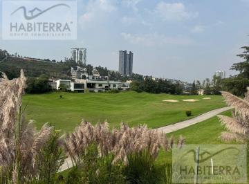 Casa · 1242m² · 4 Recámaras · 6 Estacionamientos · Casa en Bosque Real