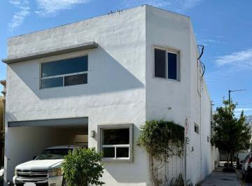 Casa · 130m² · 3 Recámaras · 1 Estacionamiento · Casa en Renta en Bosques del Poniente