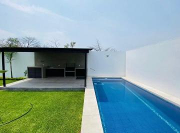 Casa · 402m² · 3 Recámaras · 3 Estacionamientos · Casa - Condominio Brisas de Cuernavaca
