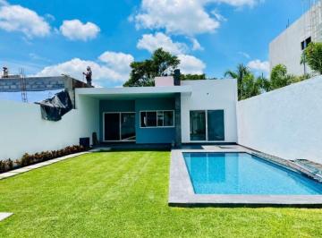 Casa · 200m² · 3 Recámaras · 2 Estacionamientos · Casa - Condominio Brisas de Cuernavaca
