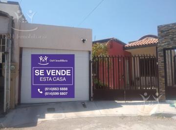 Casa · 160m² · 3 Recámaras · 3 Estacionamientos · Casa en Venta en Fraccionamiento Campo Real (Delicias)