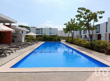 Casa · 220m² · 2 Recámaras · 1 Estacionamiento · Casa en Renta en Puerto Vallarta Cerca de La Playa y El Aeropuerto