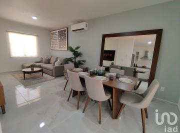 Casa · 95m² · 3 Recámaras · 2 Estacionamientos · Casa en Venta Tipo Californiano con Amenidades en El Sur de Cancun, Q. Roo
