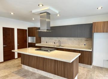Casa · 380m² · 3 Recámaras · 2 Estacionamientos · Casa en Sierra Azúl