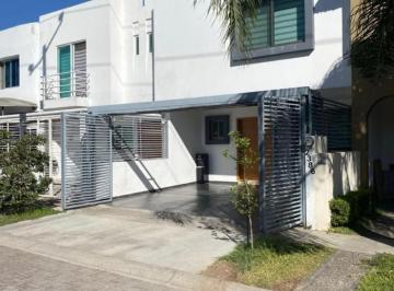 Casa de 3 habitaciones, Zapopan · ¡Hermosa Casa en Venta! Ubicada en Jardines del Valle Zapopan