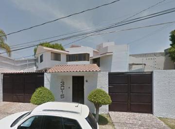 Casa de 4 habitaciones, Irapuato · Hermosa Casa en Venta de Remate en Irapuato, Gto