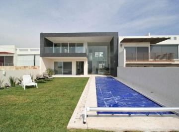 Casa · 485m² · 4 Recámaras · Casa en Venta en Fraccionamiento Corinto Burgos, Temixco, Cuernavaca, Morelos en $7,990,000