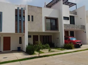 Casa de 3 habitaciones, Zapopan · ¡Gran Opotunidad! Hermosa y Moderna Residencia con 3 Recamaras, Cochera Doble, 2 y Medio Baños