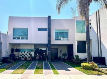 Casa en condominio · 341m² · 3 Recámaras · 4 Estacionamientos · Casa en Venta en Los Olivos Residencial