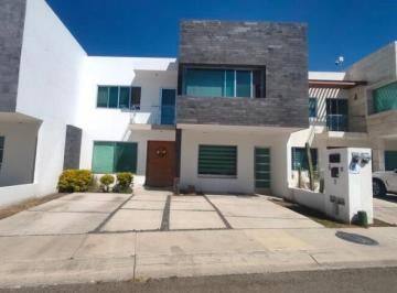 Casa de 3 habitaciones, Querétaro · Casa con 330 m² de Construcción, 3 Recámaras, Estudio y Sala de Tv en Venta en Lomas de Juriquilla