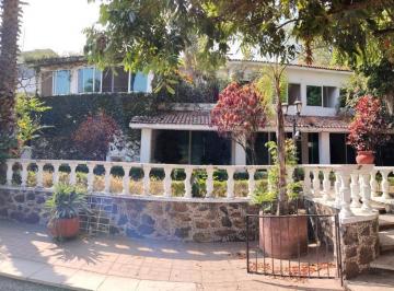 Quinta · 1500m² · 4 Recámaras · 20 Estacionamientos · Quinta en Venta Las Águilas, Cuernavaca, Morelos, $11,500,000