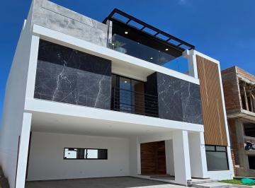 Casa · 476m² · 6 Recámaras · 3 Estacionamientos · Venta en Gran Reserva Puebla