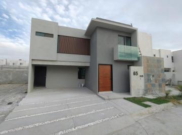 Casa · 150m² · 3 Recámaras · 2 Estacionamientos · Se Vende Casa en Villas de La Perla en Torreón Coahuila