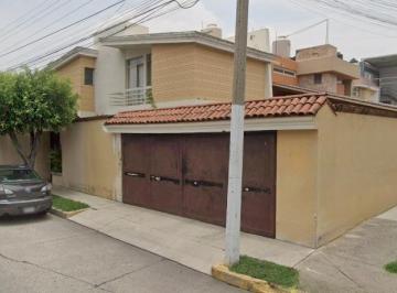 Casa de 3 habitaciones, Zapopan · Casa en Venta, Col. La Calma, Zapopan, Jalisco.