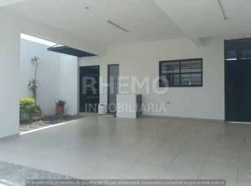 Casa · 4 Recámaras · 2 Estacionamientos · Casa en Venta, Fraccionamiento Lomas Residencial, Poza Rica, Ver.